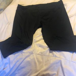 Fabletics plus size Capri legging